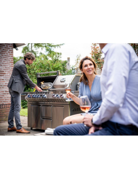 Barbacoa Napoleon Prestige PRO 825 Con Quemador Lateral De Potencia, Quemadores Inferiores Y Traseros Infrarrojos Inox